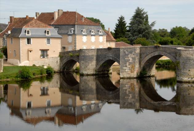 camping-du-moulin-de-la-gassotte-a-st-savin-dans-la-vienne-86